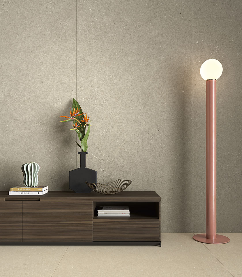 Intense Beige and Toffee define a minimalist, sophisticated space, where ceramic surfaces in neutral, tactile tones create continuity between flooring and wall coverings.